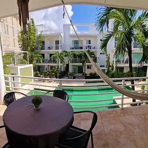  Apartamento Poolside Tranquil In