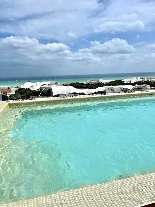 New Pool View Cozy Apartment / Jacuzzi, Gym & Pool Playa del Carmen Mexico